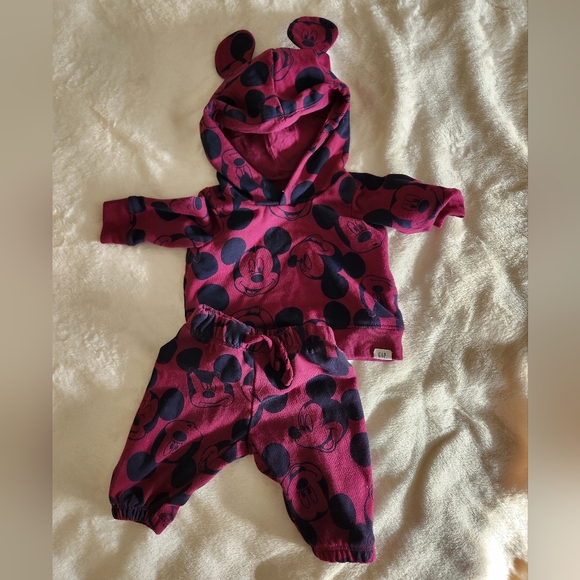 Disney Gap Sweatsuit - Picture 1 of 4